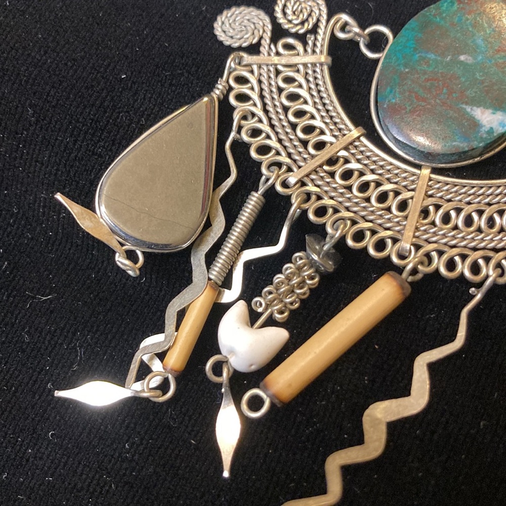 Wire Filigree Pin - Picture 5 of 5